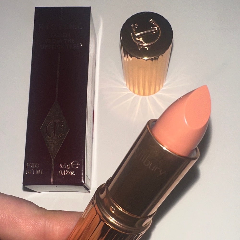 Charlotte Tilbury “Penelope Pink” Lipstick - Picture 7 of 9